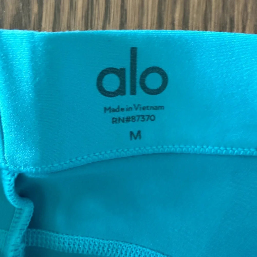 ALO Yoga Girls' Teal Blue Performance Leggings - Picture 3 of 4